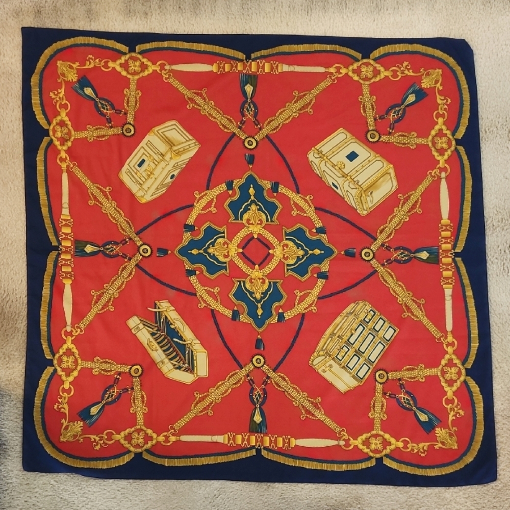 Luxury Red & Navy Chain-Print Silk-Feel Square Scarf